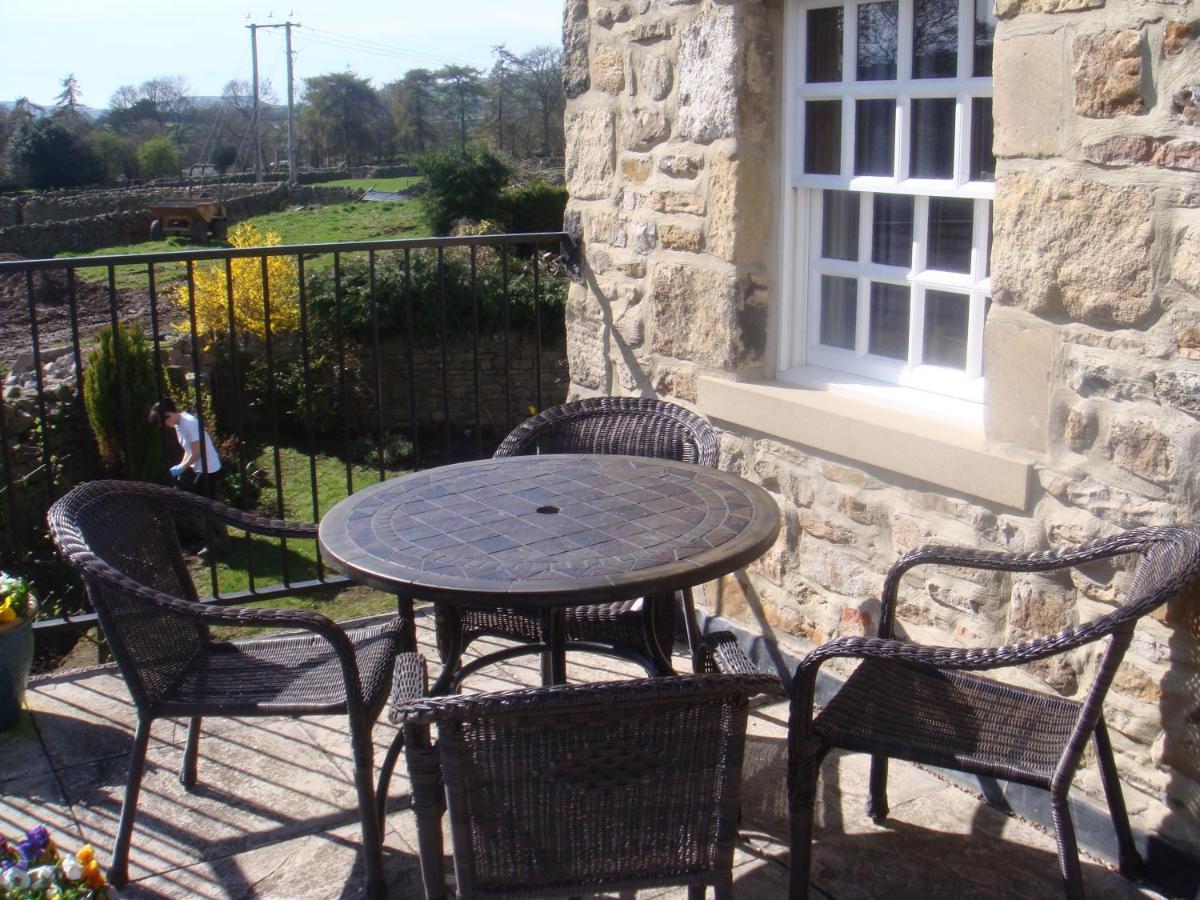 Bolton Arms Hotel Redmire Exterior photo